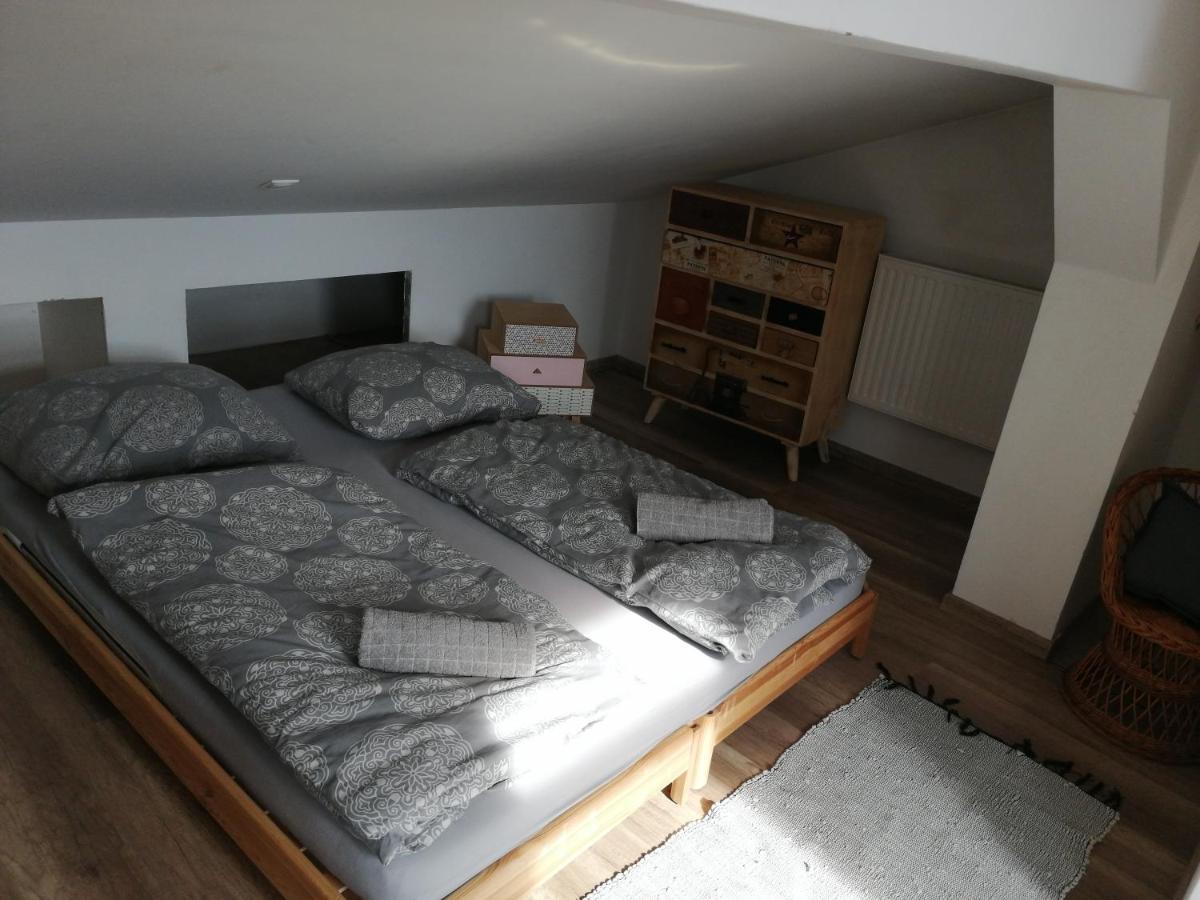 Újkapu Sunshine Apartments Gyor Bagian luar foto