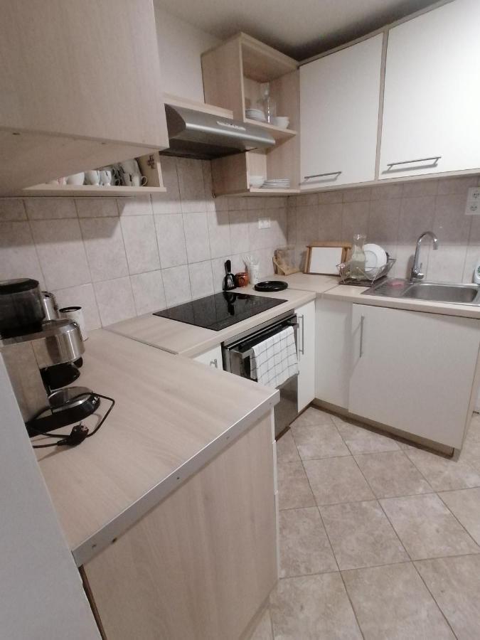 Újkapu Sunshine Apartments Gyor Bagian luar foto