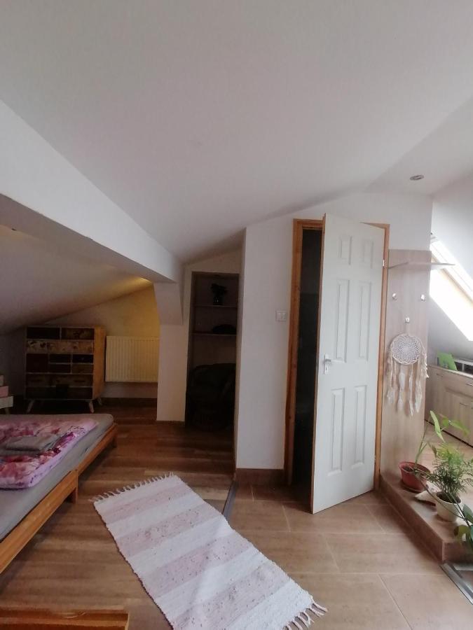 Újkapu Sunshine Apartments Gyor Bagian luar foto