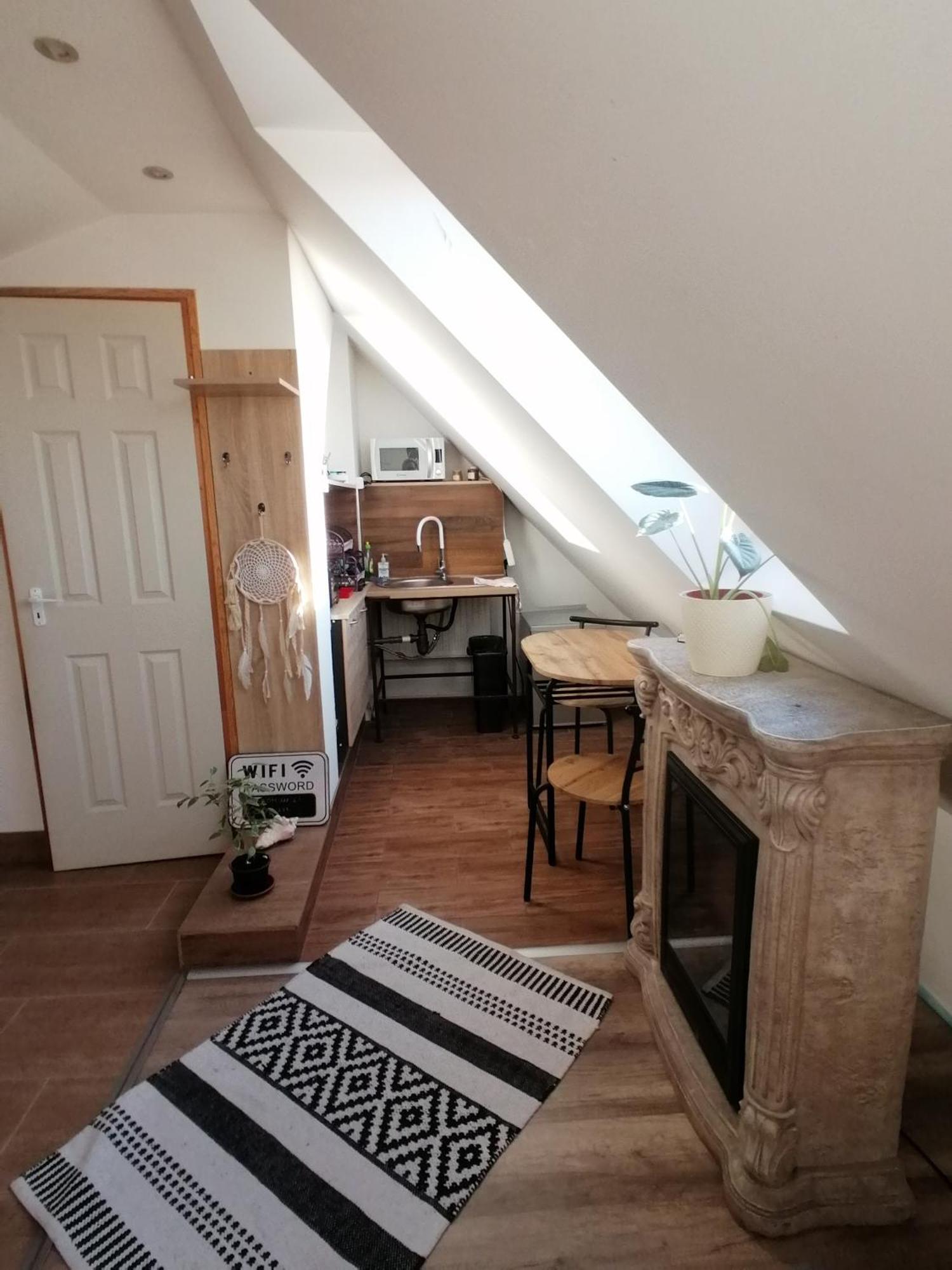Újkapu Sunshine Apartments Gyor Bagian luar foto